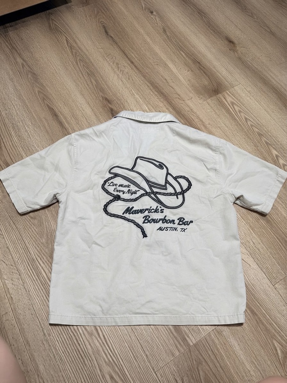 Abercrombie Western Cropped Camp Shirt Cream Cowboy Austin TX Embroidered M